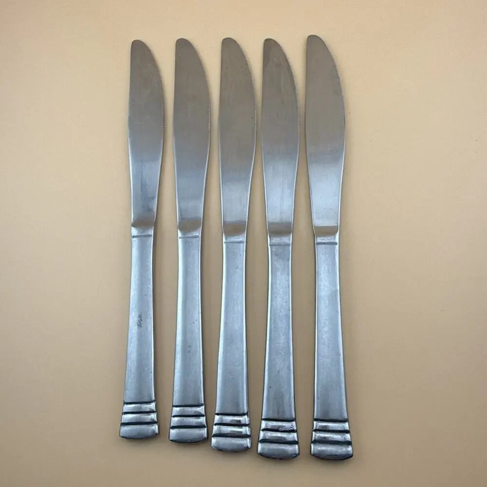 Lot of 5 Cambridge Codie Glossy Dinner Knives Stainless Steel 8 3/8